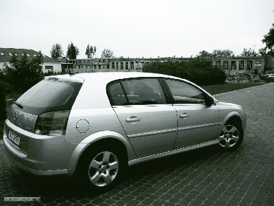 C24640999_2.jpg