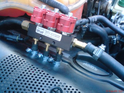 odkrĂŞcamy wÂąÂż zasilajÂący listwĂŞ w gaz i wĂŞÂże idÂące do kolektora.<br />nie martwimy siĂŞ uciekajÂącym gazem, zajdzie tylko to co jest od wtryskĂłw do elektrozaworu przy reduktorze