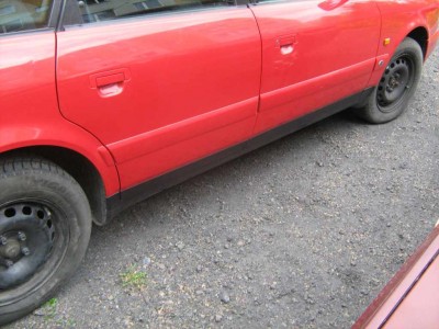 nowe listwy z allegro 140pln z przesyÂłkÂą<br />http://www.allegro.pl/item609345477_audi_100_c4_a6_listwa_listwy_komplet_dolne_spinki.html