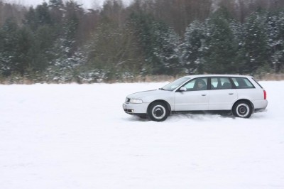 Galec ucieka bo Panowie z klubu BMW chcÂą  mu dyplom zabraĂŚ :)